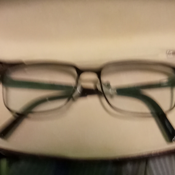 Stuff - Picture 3 of 6